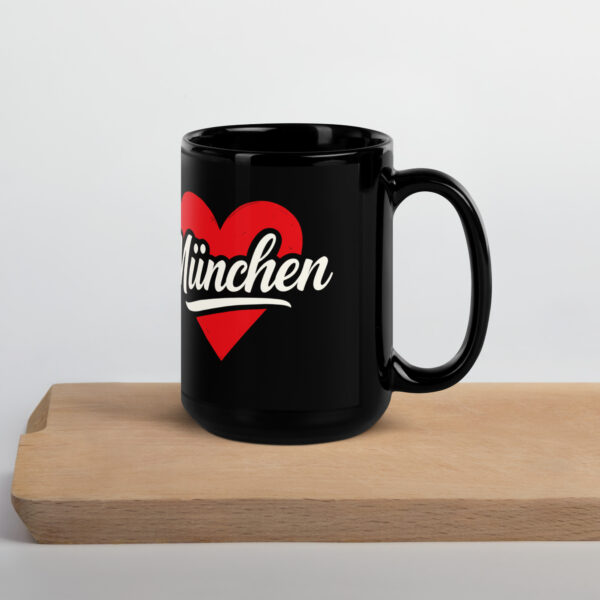 Schwarze glänzende Tasse